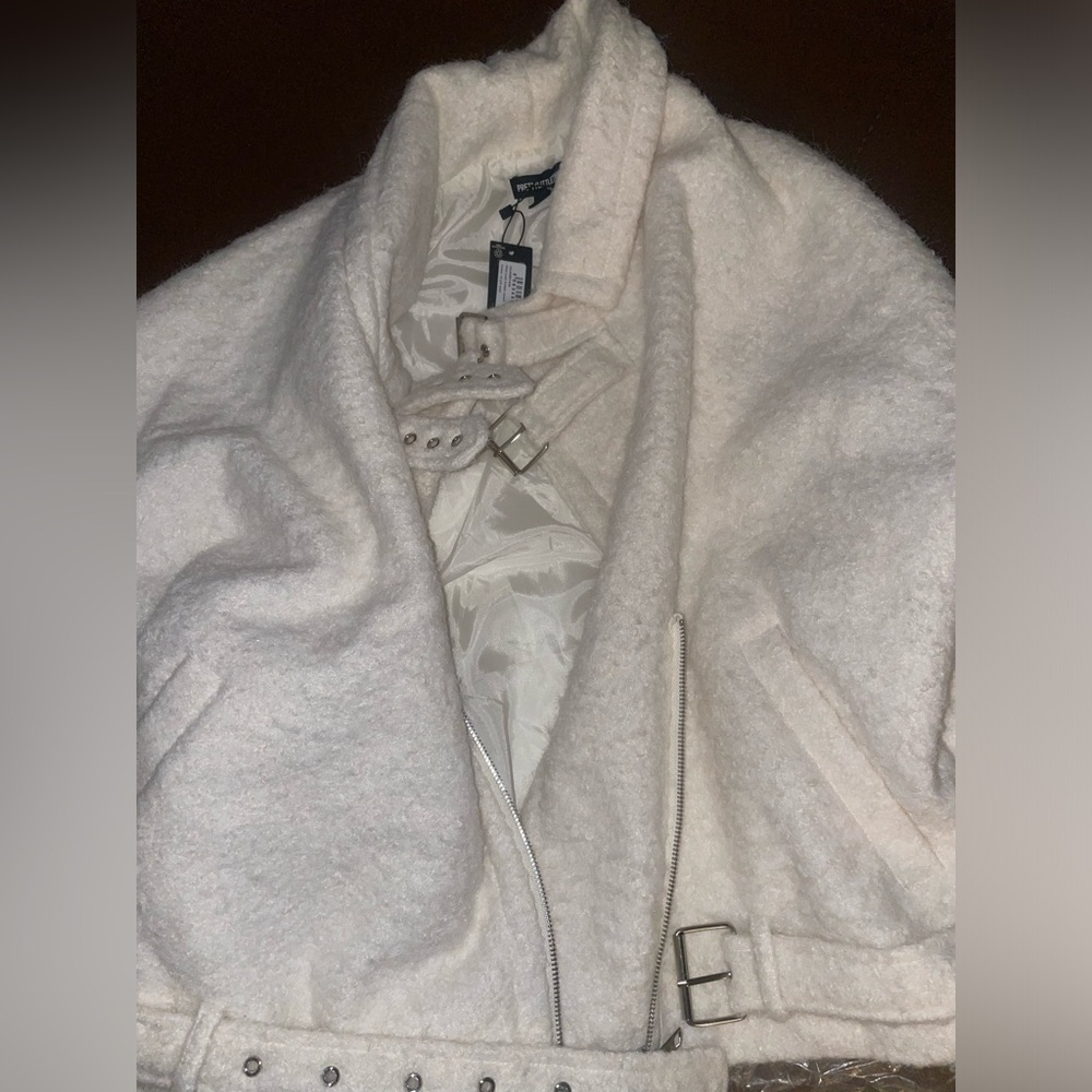 PrettyLittleThing Off-White Teddy Jacket - Picture 2 of 5